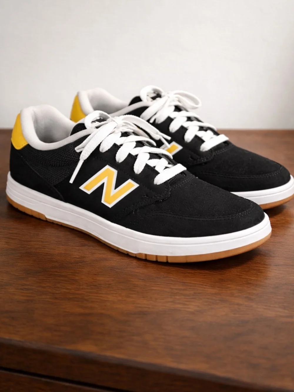 New Balance Numeric 425 Black Yellow Gum Skate Sneakers Women’s 8